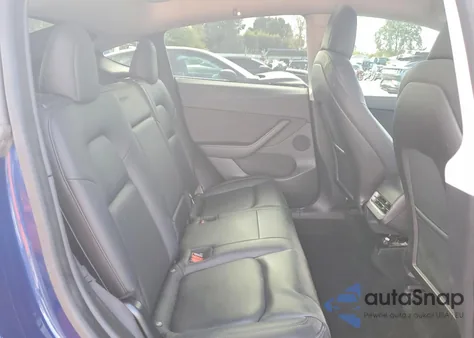 2020 Tesla Model Y z USA, uszkodzony, nr VIN 5YJYGDEEXLF031739